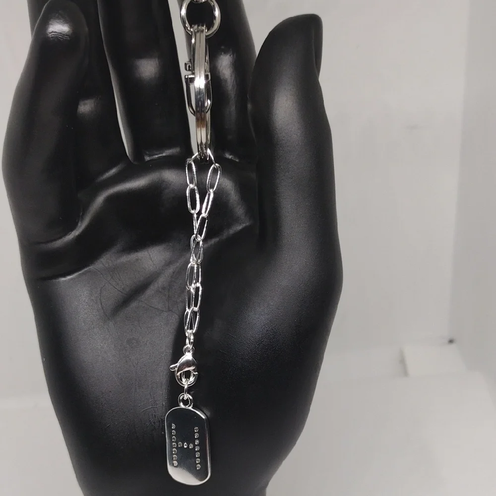 Elegant Silver Keychain with Stylish ‘H’ Pendant – Perfect Gift